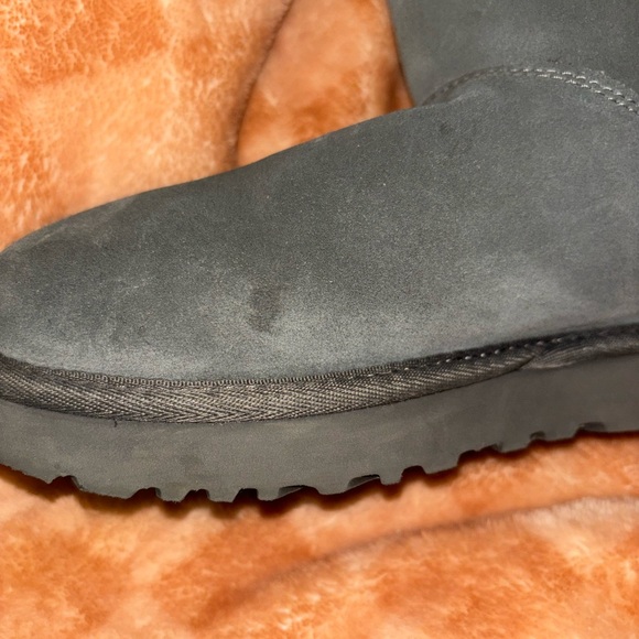 Grey sequins and zipper Ugg boots - Picture 7 of 11